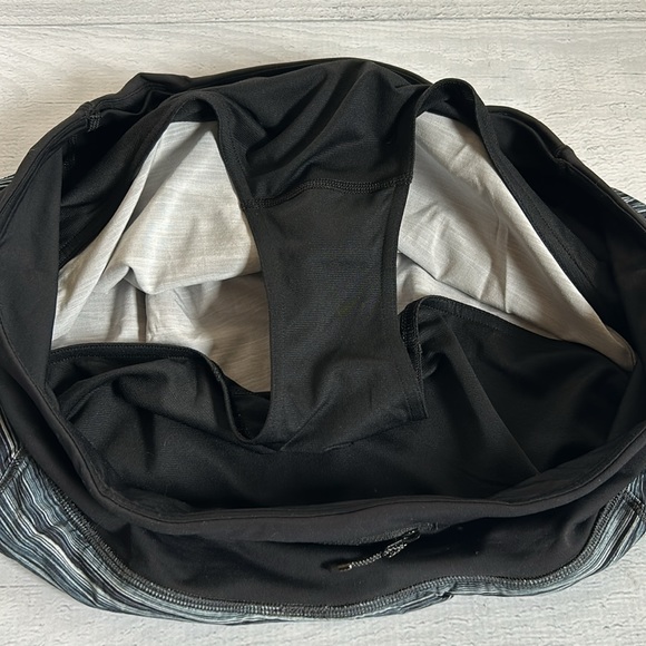 Lululemon Run Times Short (4-way stretch 4”) sz 12‎ - Picture 6 of 9